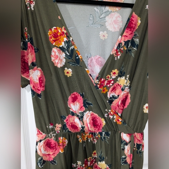 Derek Heart Plus Green Floral Short Sleeve Faux Wrap Dress in Size 2X - Picture 5 of 9